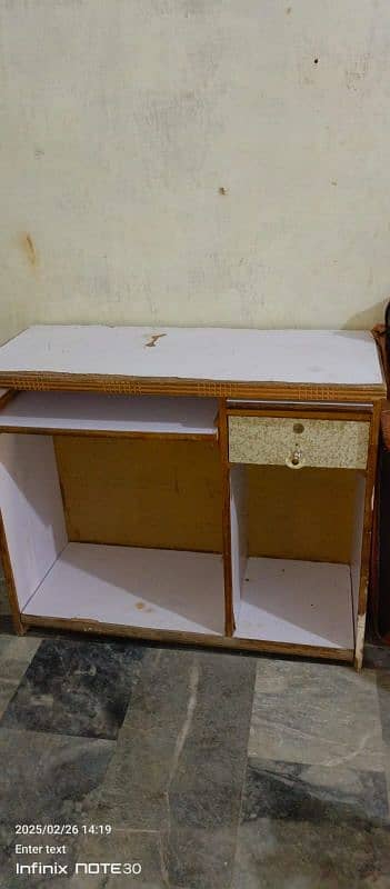 computer table argent  for sale condition aapke samne hai 03291407414 4