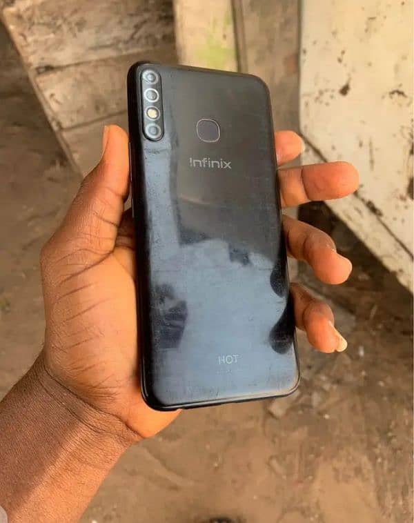 Infinix hot 8 just look like new 4 64 1