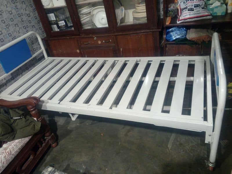 Medical bed 0