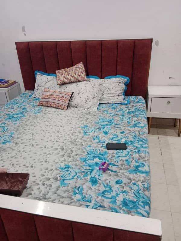 king size bed in good condition 3