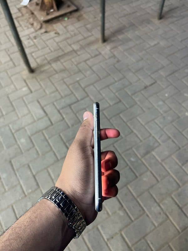 iphone 11 pro 1