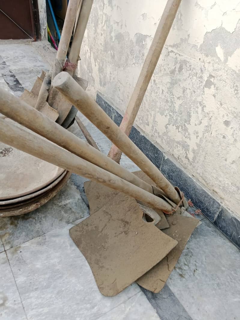 Kahi, Belcha aur baki construction ka saman less kemat par 1