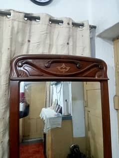 dressing table in good condition