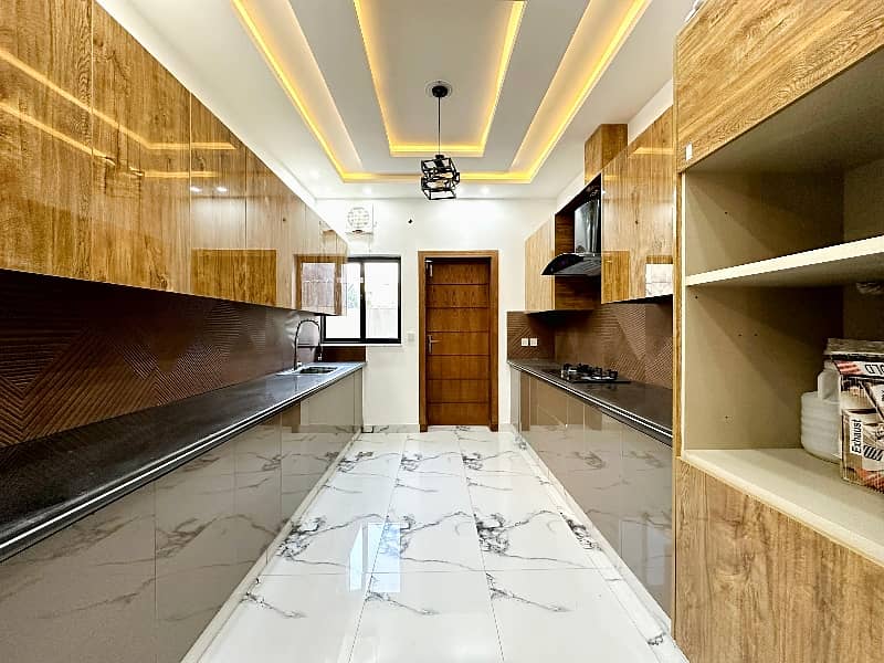 7 Marla Luxurious House Available For Rent 17