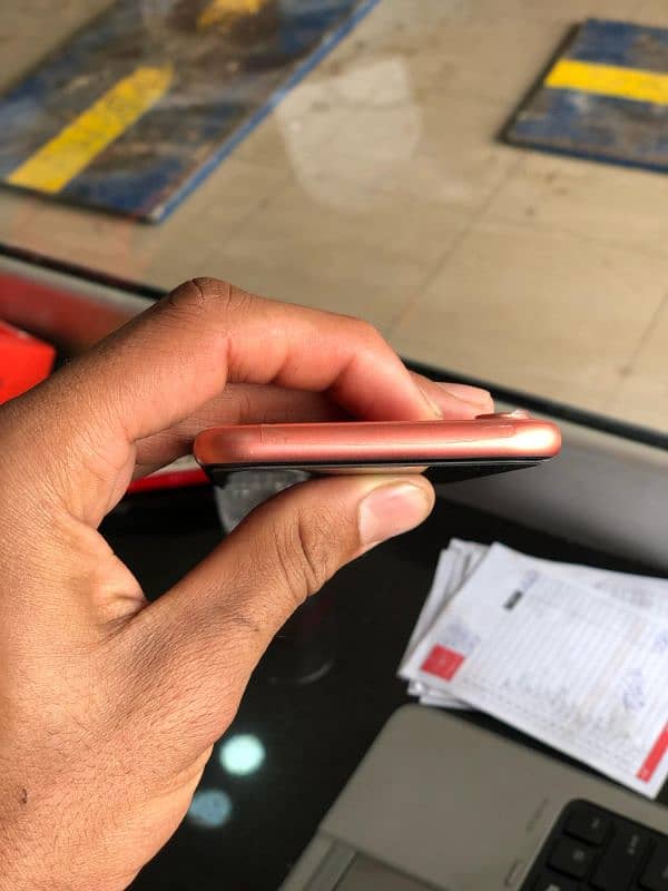 IPHONE XR 64GB 2