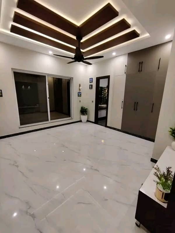 5 Marla Designer House Available for Rent 11