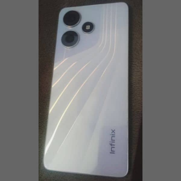 Infinix Hot 30 (8+8/128) 0