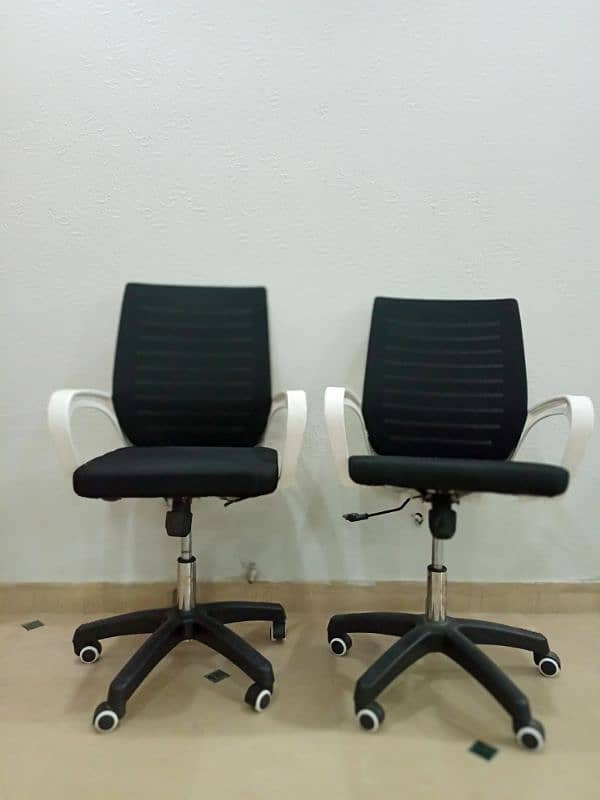 new 2 pair chair in good condition 1