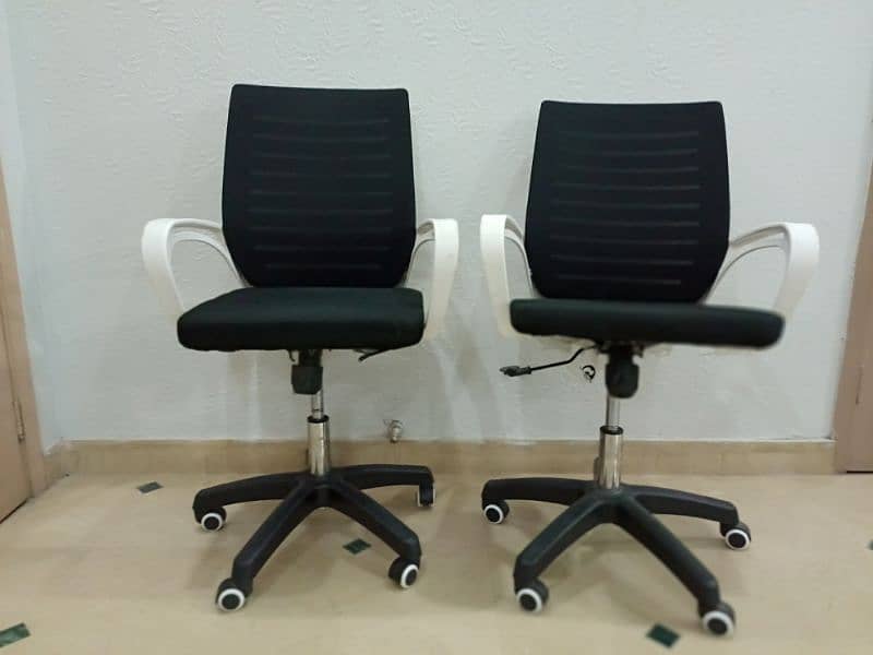 new 2 pair chair in good condition 2