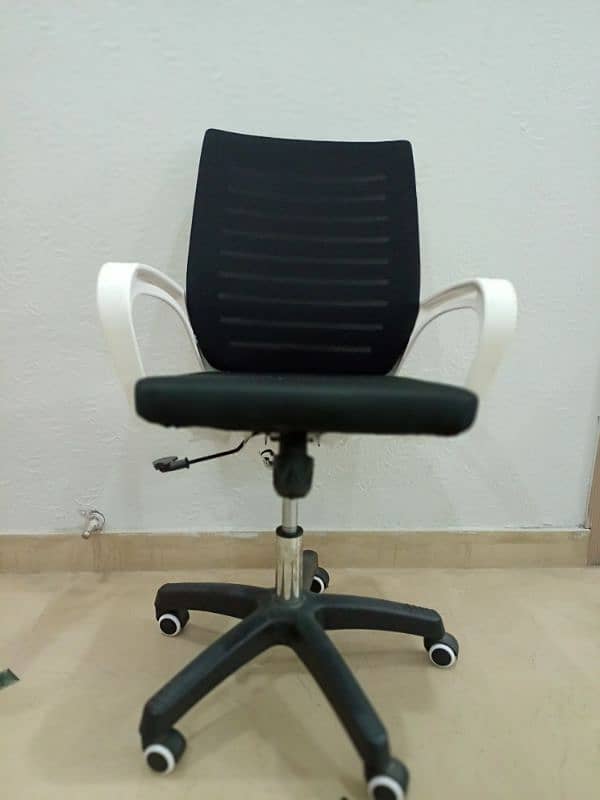 new 2 pair chair in good condition 3