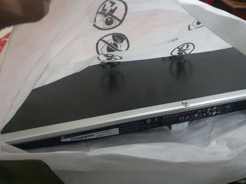 HP LCD for sale urgent 5