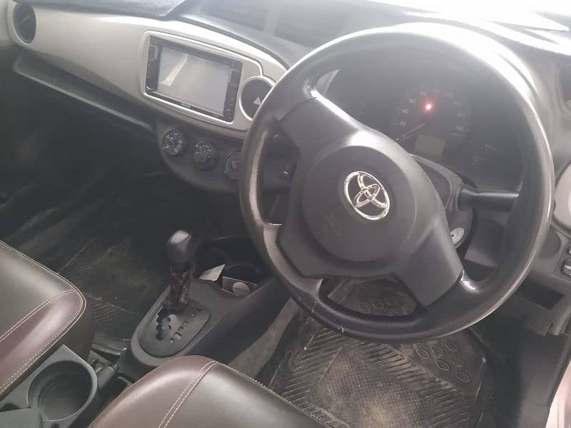 Toyota Vitz 2012 6