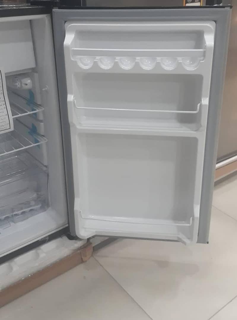 Dawlance Mini room fridge 3