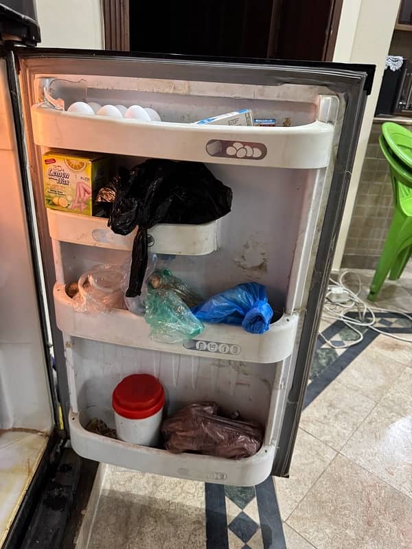 Orient Refrigerator and freezer 0