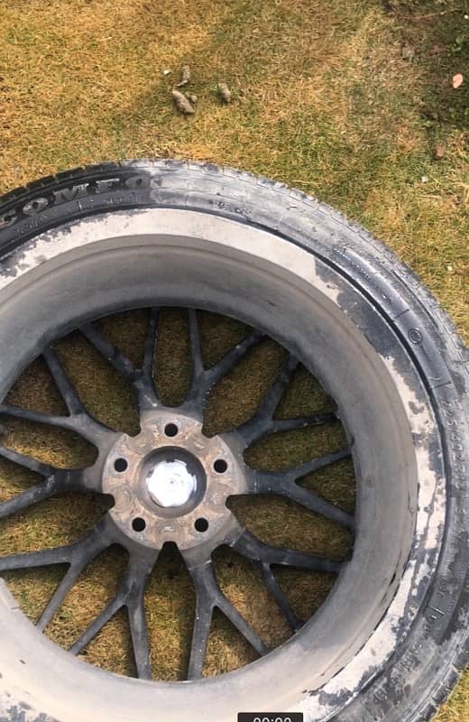 18 inches low profile tyres with rims 2