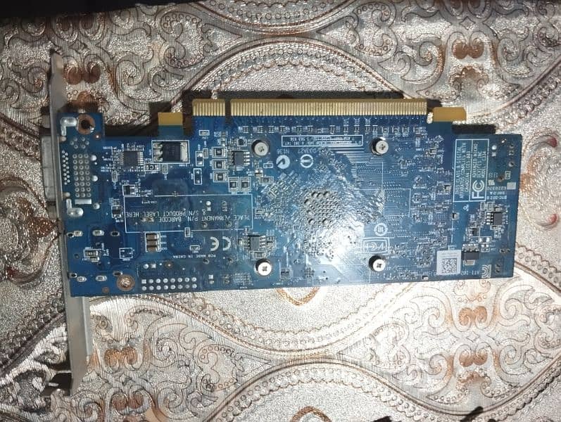 1 GB ddr5 128bit AMD HD 7570 graphic card for sale 1