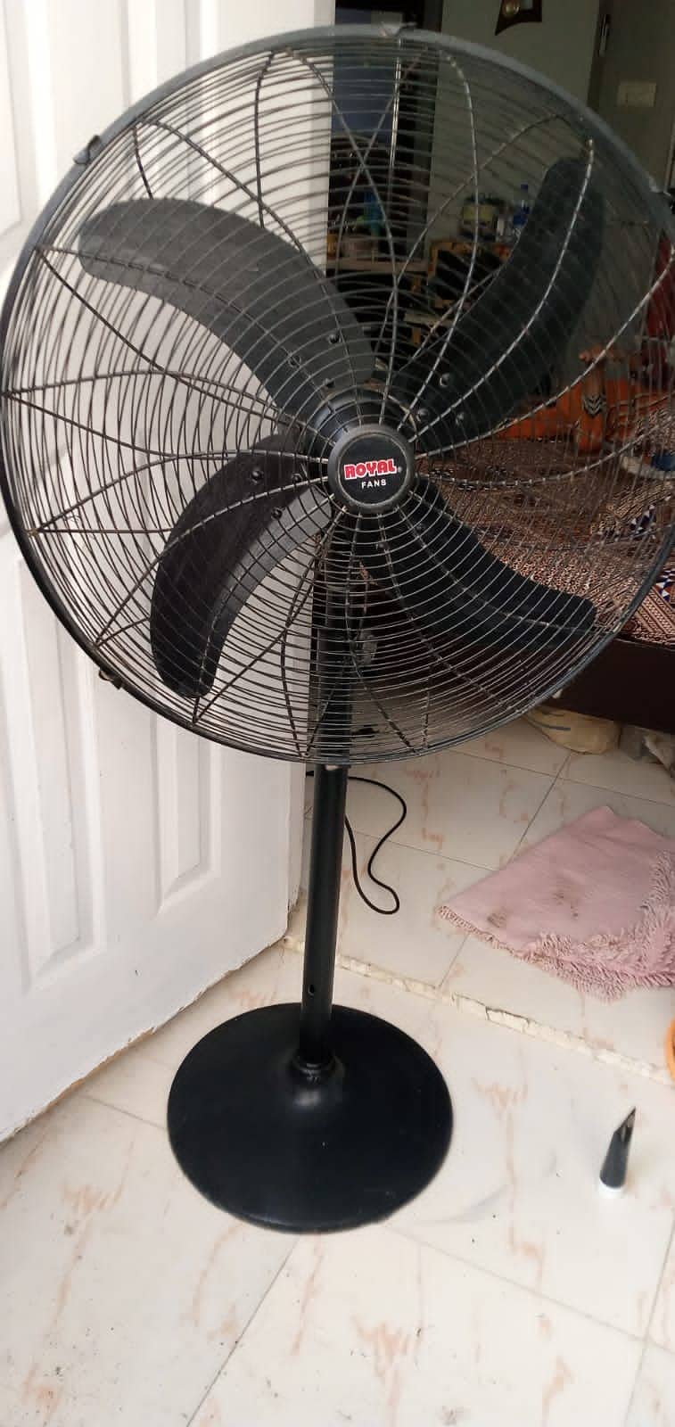 Pedestal Fan Black Good Condition 0