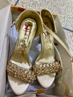 bride's Heel Sandels