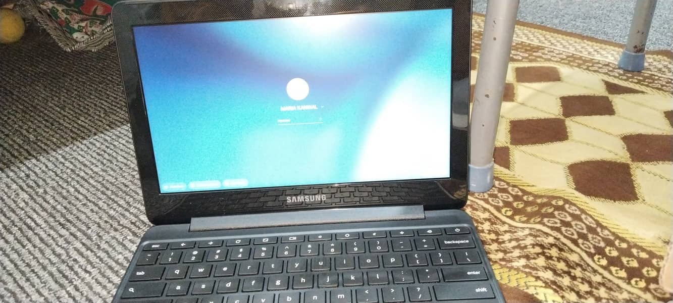 Brandnew USA imported chromebook with box for sal(opened but not used) 3