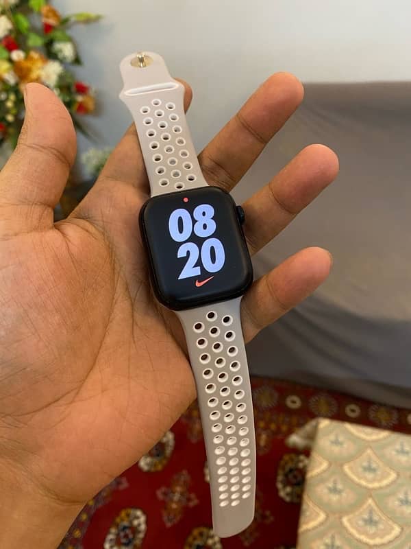 Apple Watch Series 7 (45 mm) 0