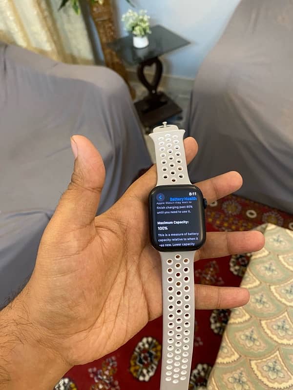 Apple Watch Series 7 (45 mm) 1