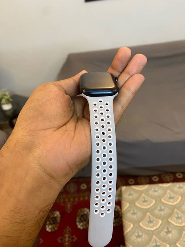 Apple Watch Series 7 (45 mm) 4