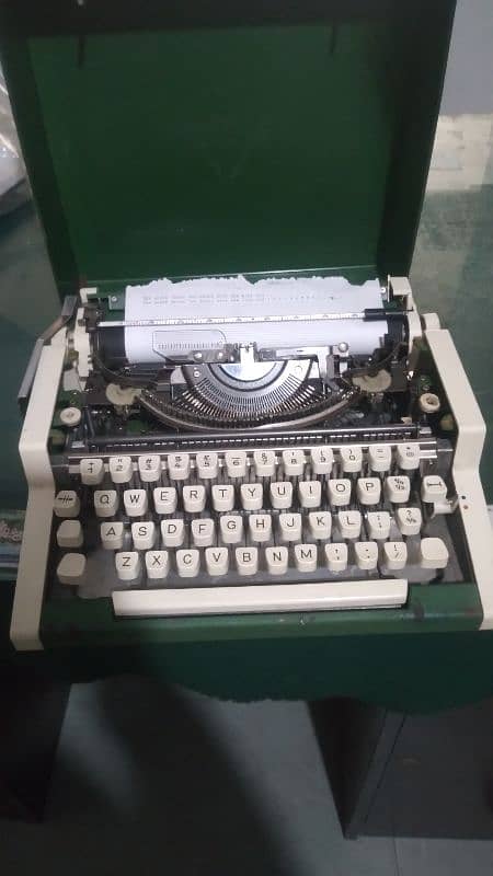 OLYMPIA TYPEWRITERS 0