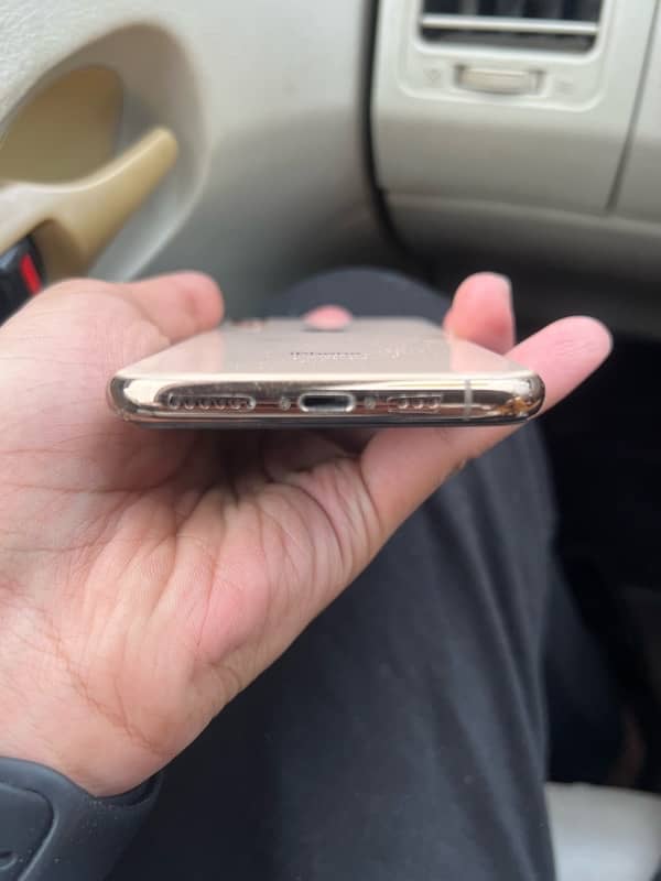 iphone xs pta approved 256 gb gild colour 1