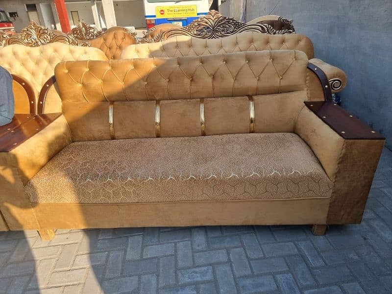 sofa set brand new whol sale par avalaible hei. 2