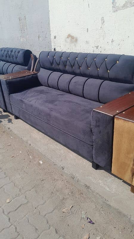 sofa set brand new whol sale par avalaible hei. 17