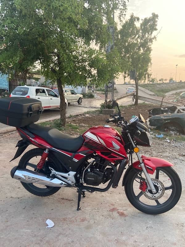 Honda CB 150f urgently selling 3