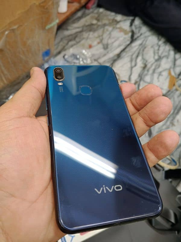 VIVO Y 11 0