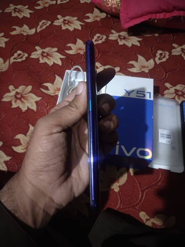 vivo y51 4+128 front fingar 10by 9 exellent mobile 5