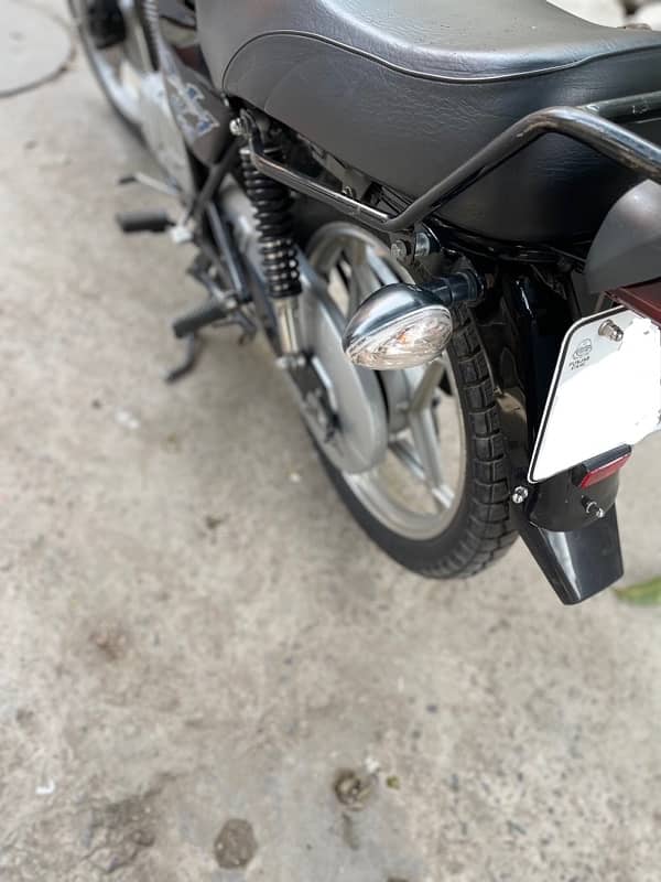 suzuki GS 150 2022 10