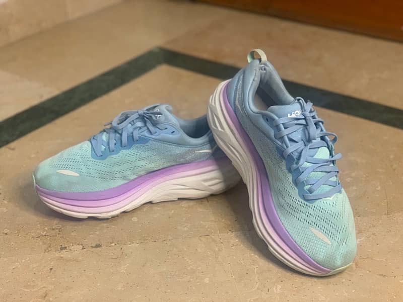 Hoka Bondi 8      (Ladies) 4