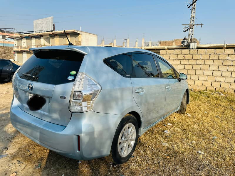 Toyota Prius Alpha 2014 2