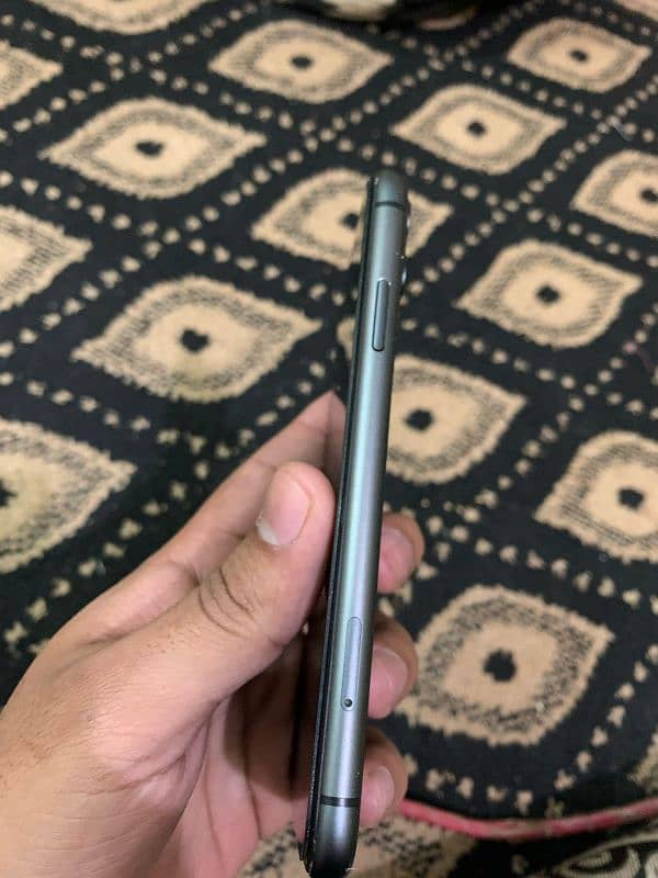 iPhone 11 (64 GB) 6