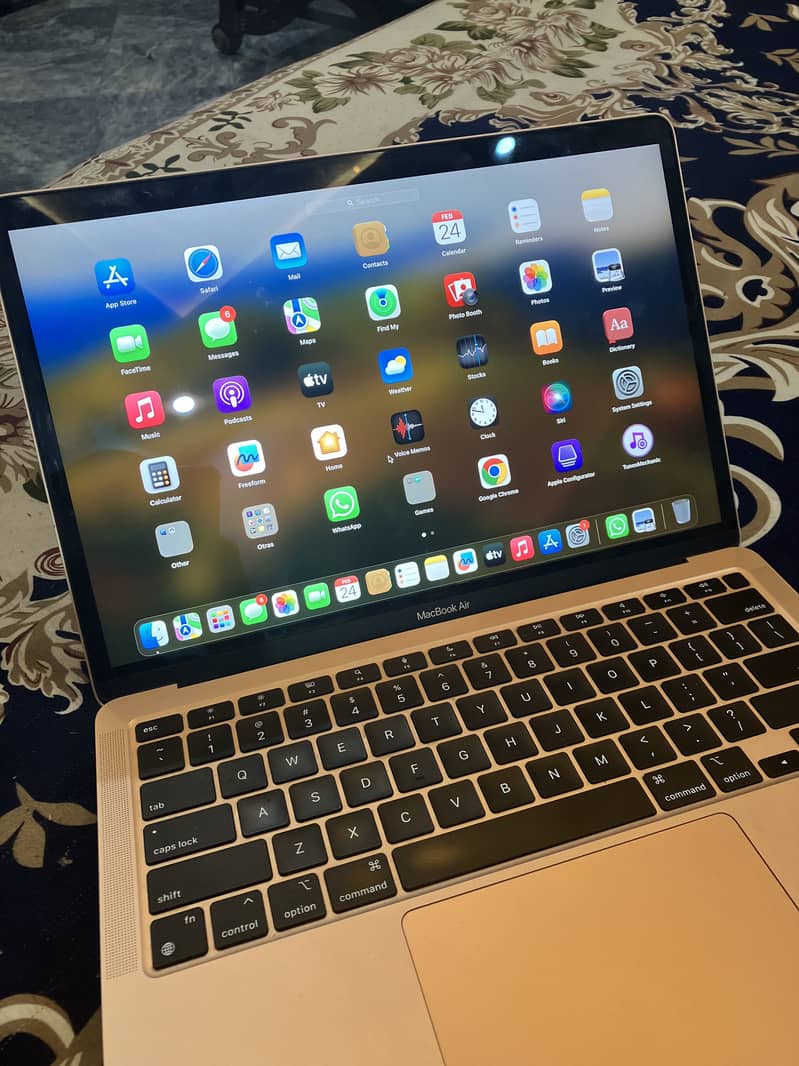 Macbook AiR 10/10 Condition 1