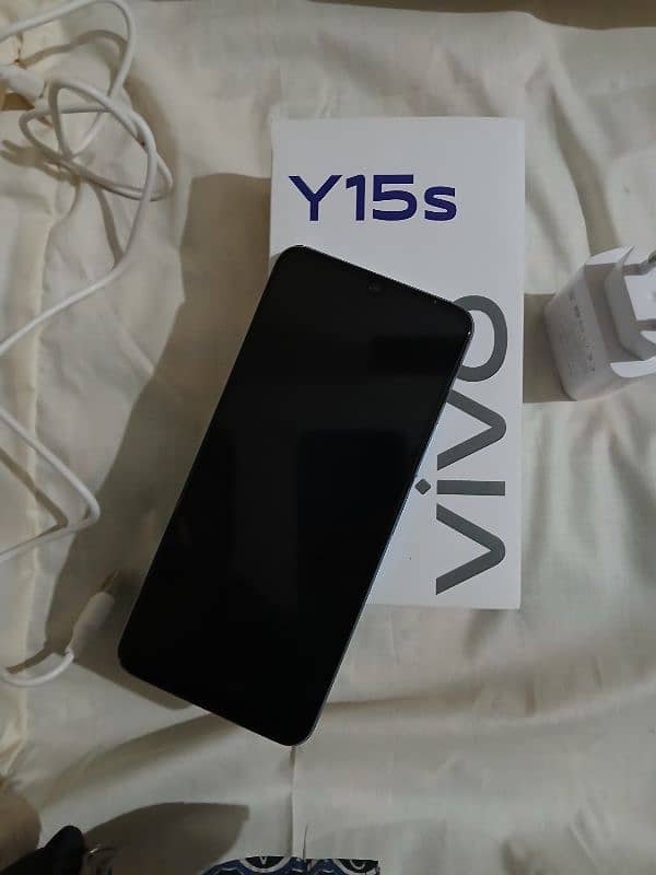 Vivo Y15s 256Gb+8Gb dabba Charger good Condition price fix 16500 1