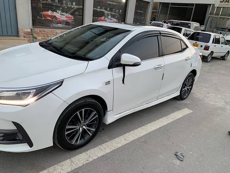 Toyota Altis Grande 2017 model and 18 shape 5