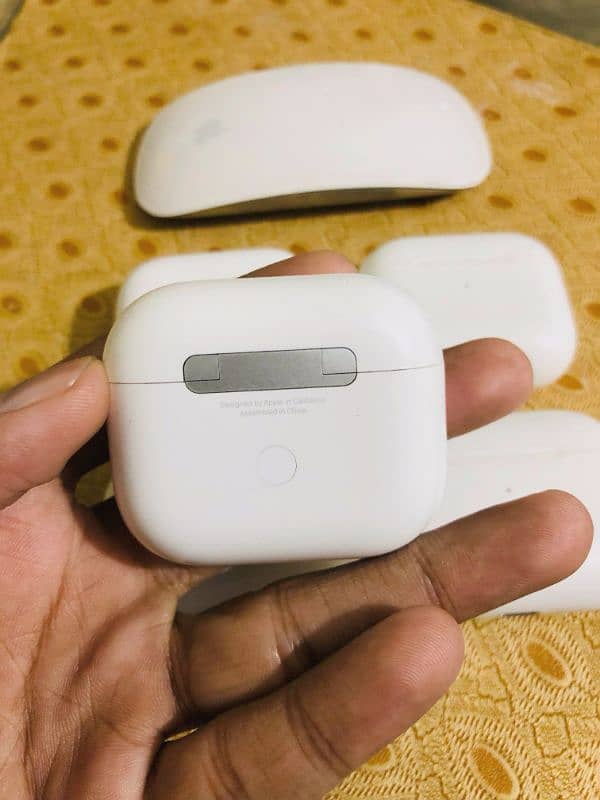 Apple Original Airpods 3 (3rd Generation) 1