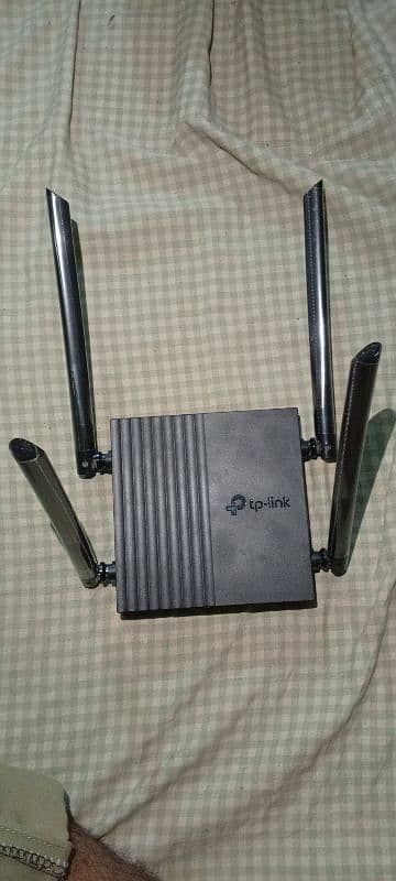 wifi router Tp link gigabit wi-fi router 0