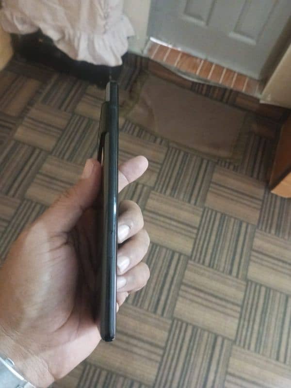 google pixel 6 pro approved duel sim glass crack condition 10/10. 3