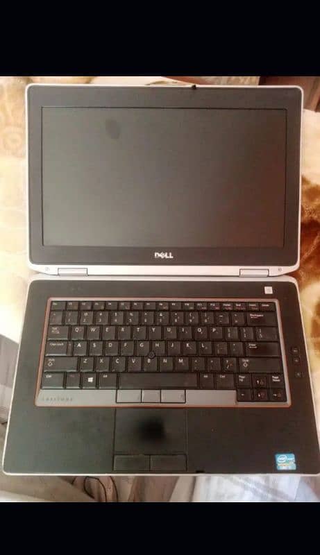 dell latitude laptop i5 3rd gen 8gb ram with 275gb SSD installed 0