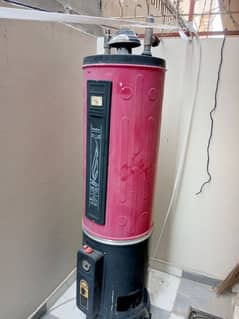 Gas geyser In good condition