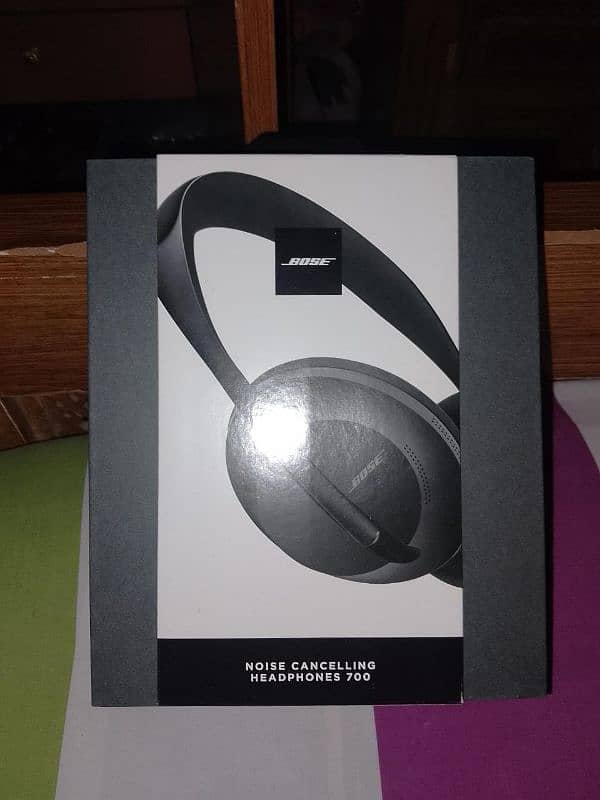 Bose u700 noise cancellation premium headphone 2