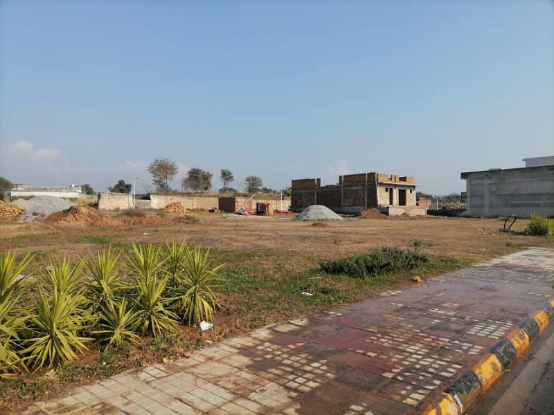 Gulberg Green Block E Top Heighted Location Farm House Plot 23