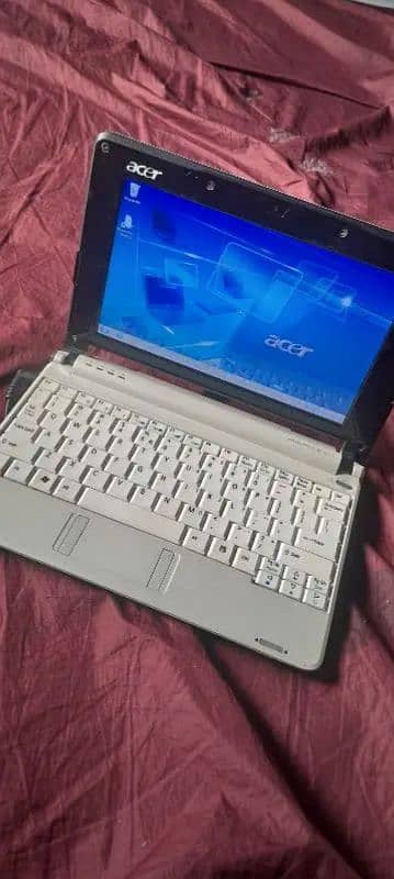 Acer aspire one laptop 6