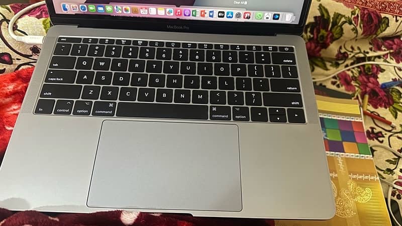 MacBook pro 2017 1