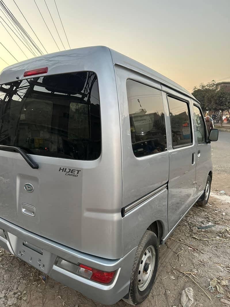 Daihatsu Hijet 2019 4